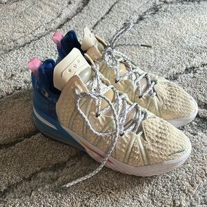 Nike - LeBron 18 - Los Angeles By Day - DB8148-200